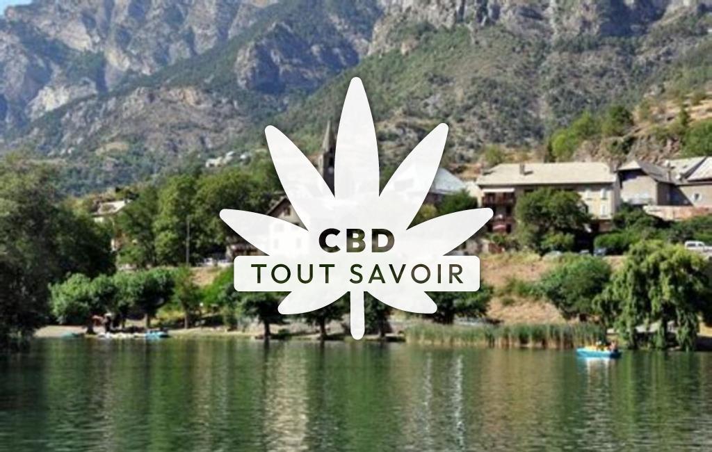 Village à Le-Lauzet-Ubaye avec feuille Cannabis CBD